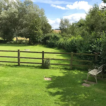 The Nut House - Squirrel Lane Lodges Ludlow Exterior foto